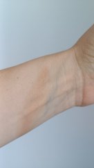 Tónovaný pleťový krém SPF 30 medium vzorka